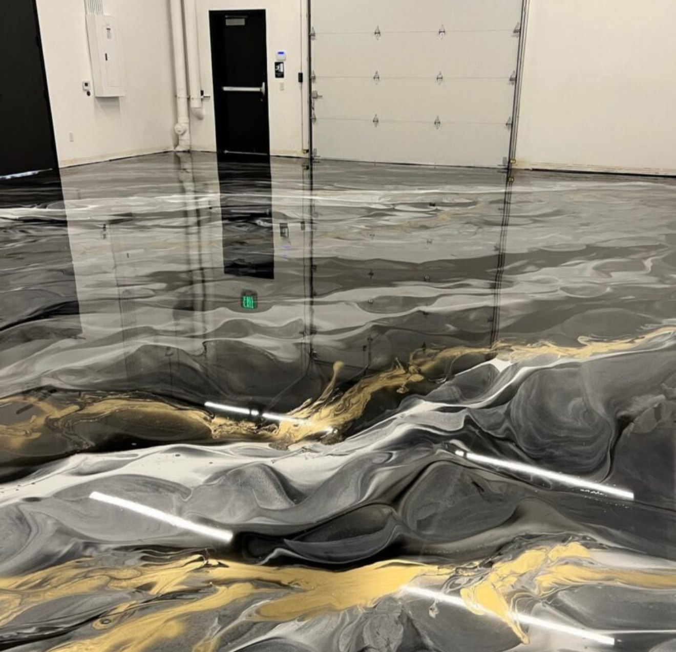 Metallic floor coating example